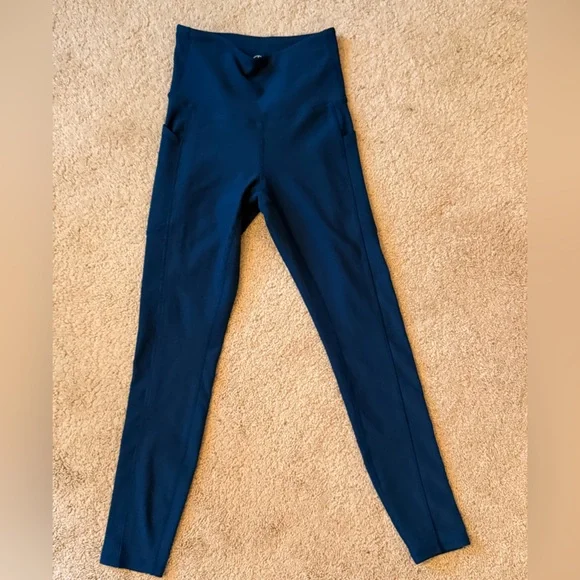 Stylish Women's Navy Leggings - Picture 2 of 6